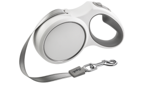 Heijastava nylon-nauhakelatalutin koiralle Valkoinen vetoketjullinen koiran talutushihna ergonomisella harmaalla kahvalla, pituus jopa 5 metriä, kestävä klipsi.