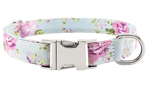 Koiran kaulapanta Pastellivärinen kukkakuviollinen koiran kaulapanta säädettävällä metallisoljella, pituus 27-40 cm, leveys 2 cm, D-renkaalla.