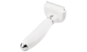 Koiran ja kissan irtokarvanpoistaja Pieni valkoinen koiran karvanpoistoharja metallihampailla ja kahvalla, karvanlähtö ja irtokarvojen poisto.